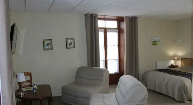 Номер Standard Auberge la Source - Logis Hôtels