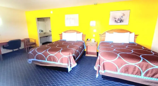 Четырёхместный номер Standard American Inn