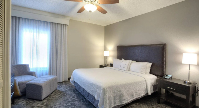 Люкс Presidential с 2 комнатами Courtyard by Marriott McAllen