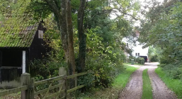 Bramble Cottage B&B, Book Bed and Breakfast Hoteller i Andover med parkering, Parkering