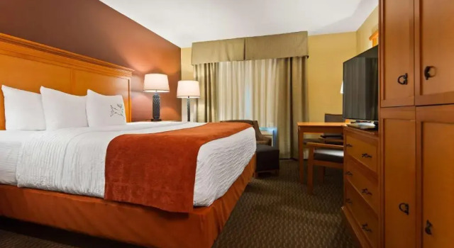 Номер Standard Best Western Plus Deer Park Hotel and Suites