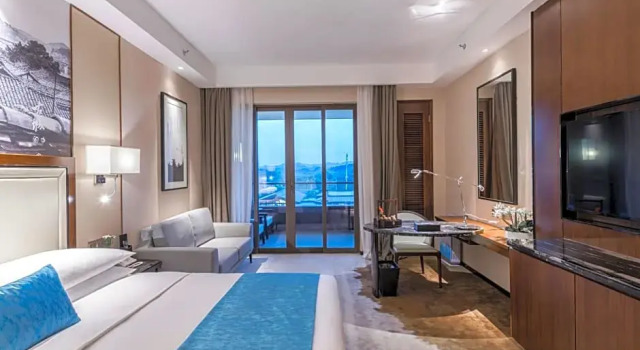 Номер Deluxe Country Garden Phoenix Hotel