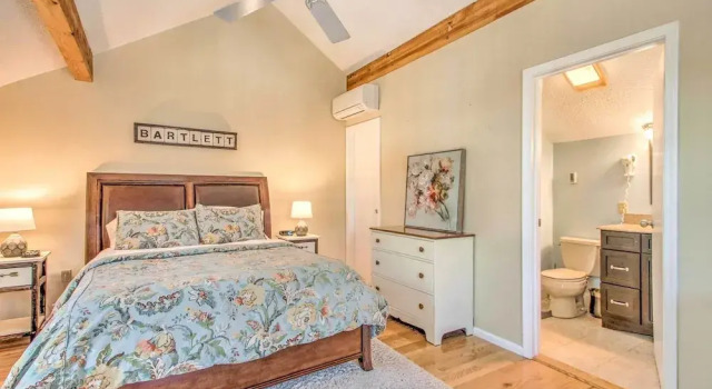 Апартаменты Ski Condo w/ Pool, Close to Story Land & Attitash!