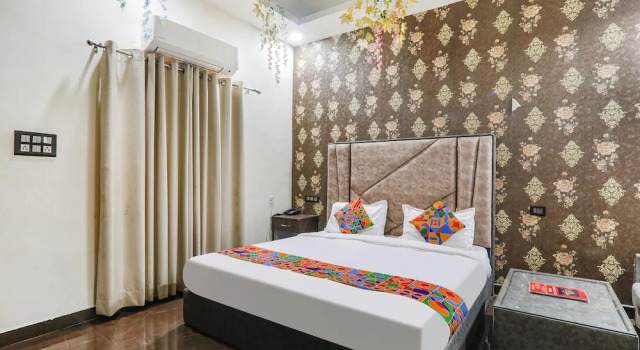 Номер Premium Fabhotel Sky Awadh