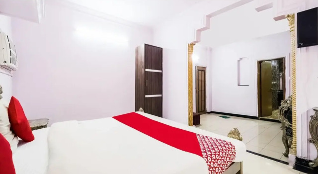 OYO 18401 Ivory Palace, Забронировать Гостевой дом Гостевые дома Нью-Дели, рядом с Станция метро Barakhamba Road, Гостевой дом