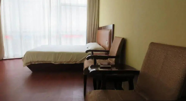 Home Inn Shenzhen Bao'an South Road, Забронировать Отель Лоху Шэньчжэнь, рядом с Jiulong Square