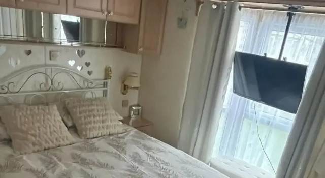 2 Bedroom Caravan - Sleeps 6 - Parking, Seaside