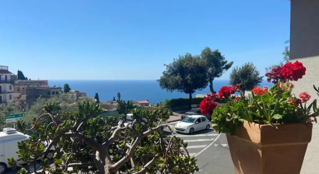 Апартаменты Villa Centaurea Apartment with private parking