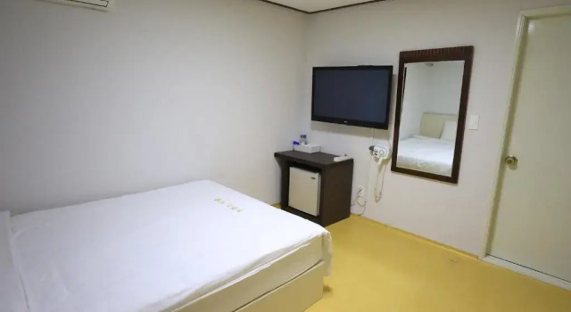 Номер Economy Twins Hotel