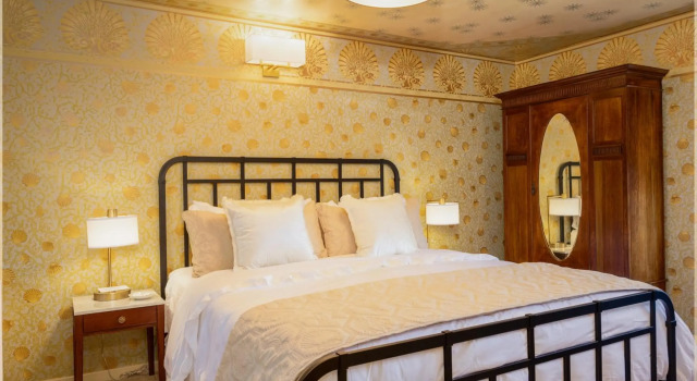 Mill Rose Inn, Varaa Bed and Breakfast Hotellit San Mateo County uima-altaalla, Uima-allas