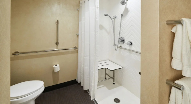 Четырёхместный люкс Holiday Inn & Suites Philadelphia W - Drexel Hill by IHG