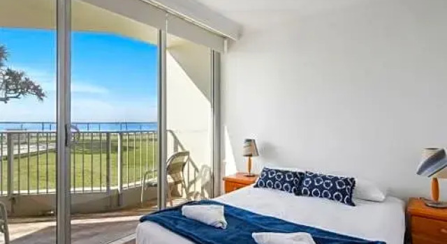 Апартаменты Beachside Tower Apartments