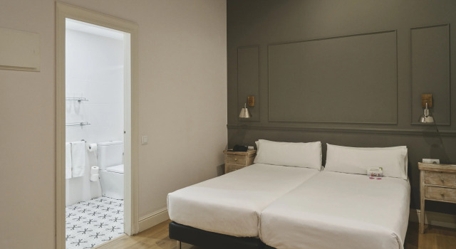 Четырёхместный номер Mesón Castilla Atiram Hotels