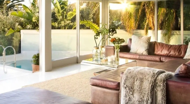 Коттедж Luxury Clifton Bungalow