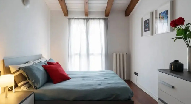 Large apartment in Milan center