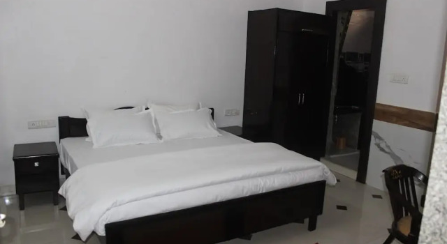 Номер Deluxe hotel lasani inn