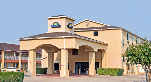 Days Inn by Wyndham Dallas Garland West, Забронировать Отель Гарленд Dallas - Fort Worth Metropolitan Area