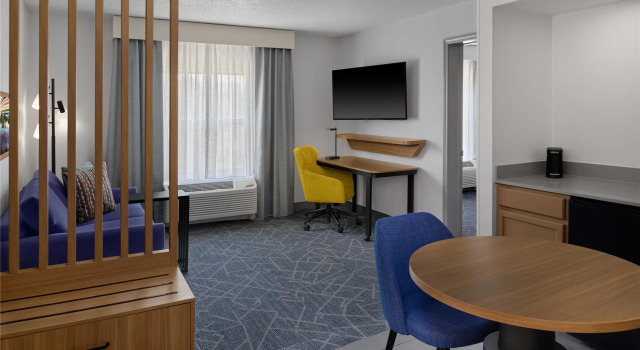 Люкс c 1 комнатой Hampton Inn & Suites Cleveland-Southeast-Streetsboro