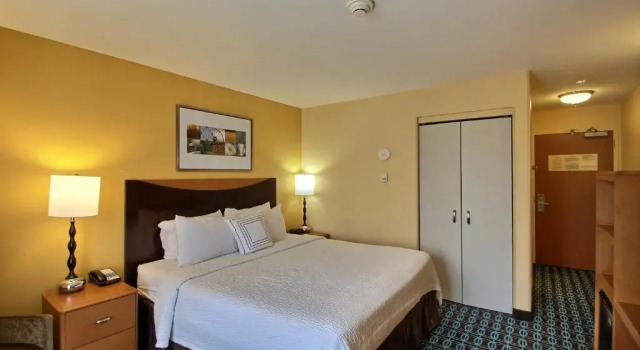 Номер Standard Fairfield Inn & Suites by Marriott Milwaukee Airport