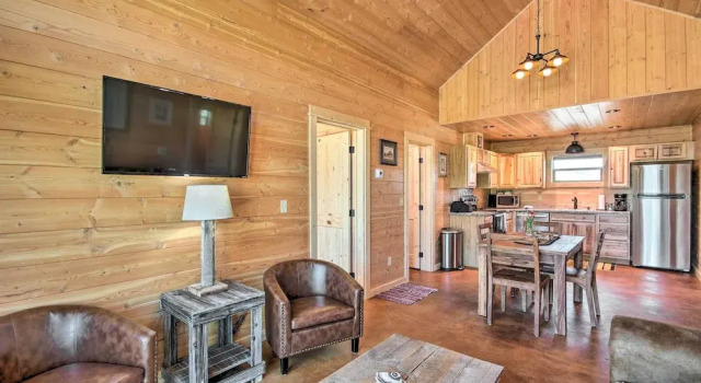 Коттедж Dreamy Mountain-view Cabin Near Yellowstone!
