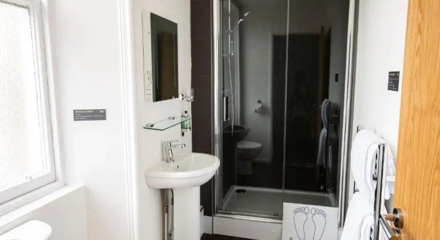 Одноместный номер Standard Crown Hotel & Bar