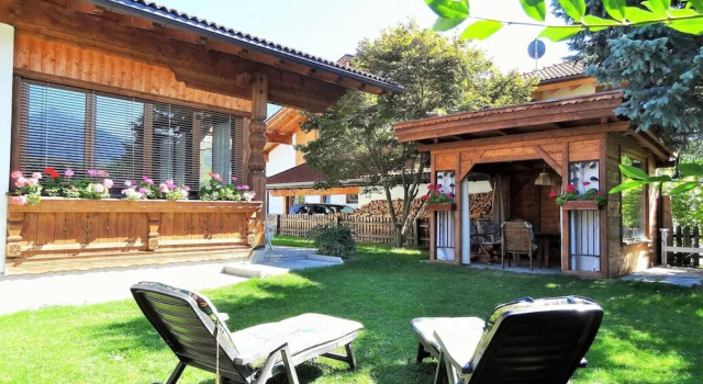 Апартаменты holiday home, Axams
