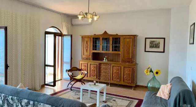 Guesthouse Villa Rosa Berat, Buchen Sie Villa Hotels in Berat mit Parkplatz, Parkplätze