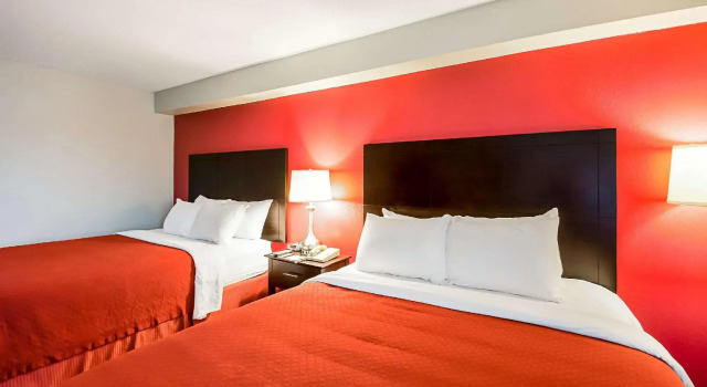 Четырёхместный номер Standard Quality Inn near Potomac Mills