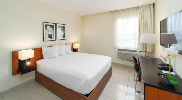 Comfort Inn Real San Miguel, Забронировать Отель Сан-Мигель San Miguel Region