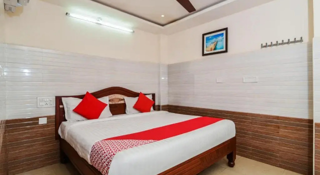 Двухместный номер Standard OYO 38595 Varsha Grand Residence