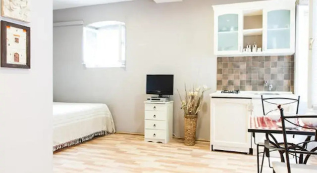 Студия Zara City Apartments