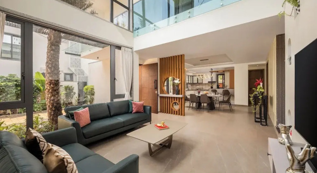 ELIVAAS Cloud 7 | 4 BHK Villa with Pvt Pool, Varaa Villa Vagator Pohjois-Goa