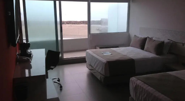 Четырёхместный номер Standard с балконом Hotel Punta Azul