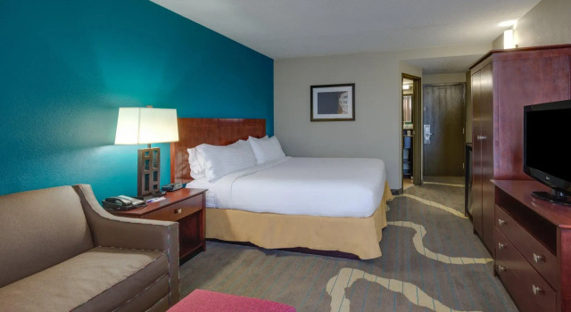 Двухместный номер Standard Holiday Inn Express Washington DC East- Andrews AFB by IHG