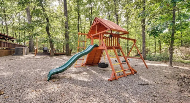 Коттедж Hot Tub + Game Room: Family Retreat in Broken Bow