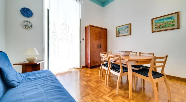 2 Bed Apt w/ Terrace Near Collosseum, Serviced by Hostmaker, Забронировать Отель Рим Лацио, рядом с Посольство США в Риме