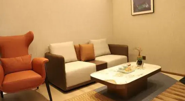 Люкс Business lanou hotel（jianshe street of guyuan conuty）