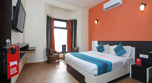 OYO 10020 Golf Stays, Забронировать Отель Гургаон Gurgaon Region, рядом с Улица Гольф-Корс-роуд