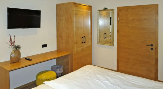 Apart Bergart (FGZ143), Prenota Hotel Hotel a Tirolo con parcheggio, Parcheggio