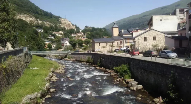 Ax Sweet Mountain - 3ch et 2 sdb - jardin centre village
