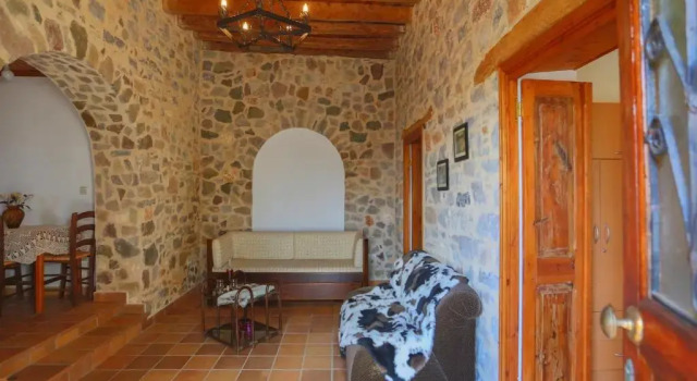 Коттедж Greek House