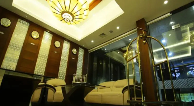 Hotel Saugandhika Residency, Varaa Hotelli Cheppad New Delhi