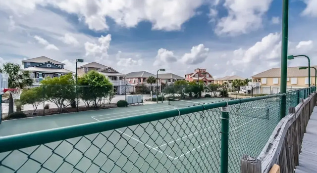 Sandy Toes 4 Bedroom Home by RedAwning, Varaa Lomakoti Huvilat kohteessa Alabama, Villa