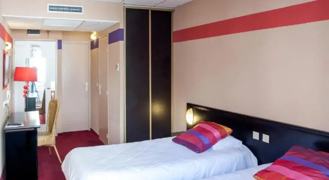 Трёхместный номер Standard Hôtel Saint Sauveur