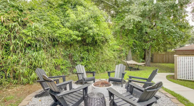Walk to Beach, Gazebo w/ Hot Tub: Gulfport Gem!