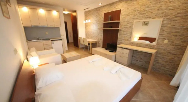 Апартаменты c 1 комнатой с балконом и с красивым видом из окна Menada Kavaci Sozopol Apartments