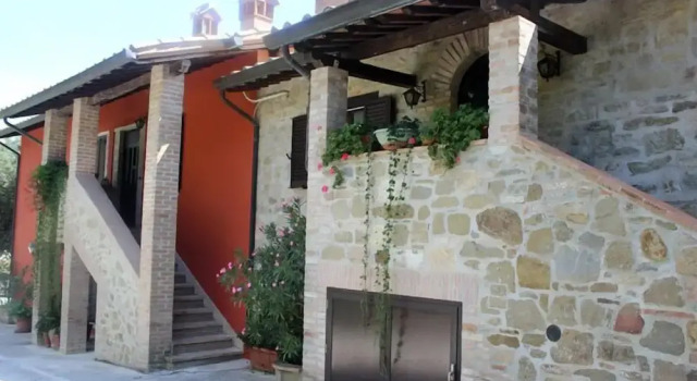 Agriturismo Fratelli Angelucci, Book Feriehus Hoteller i Cannara med parkering, Parkering