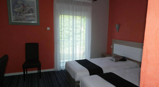 Contact Hotel Le Moulin Neuf Chantonnay, Забронировать Отель Отели и гостиницы Шантонне, Отель