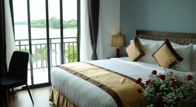 Sen Yangon Lakeview Hotel, Book Hotel Yangon downtown 
