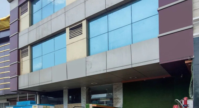 Treebo Trend Coral Tree Lucknow, Забронировать Отель Отели Гомти Нагара с парковкой, Парковка